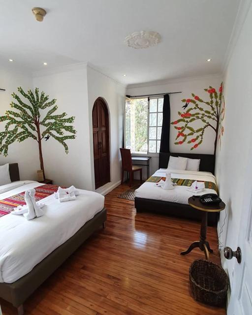 Hotel Boutique Spa Villa De Sant Quito Exterior photo