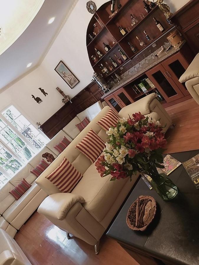 Hotel Boutique Spa Villa De Sant Quito Exterior photo