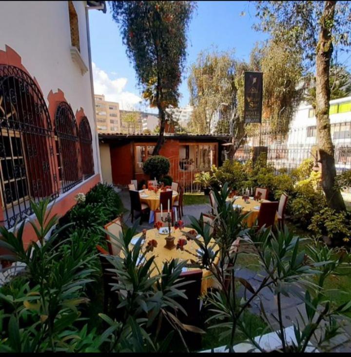 Hotel Boutique Spa Villa De Sant Quito Exterior photo