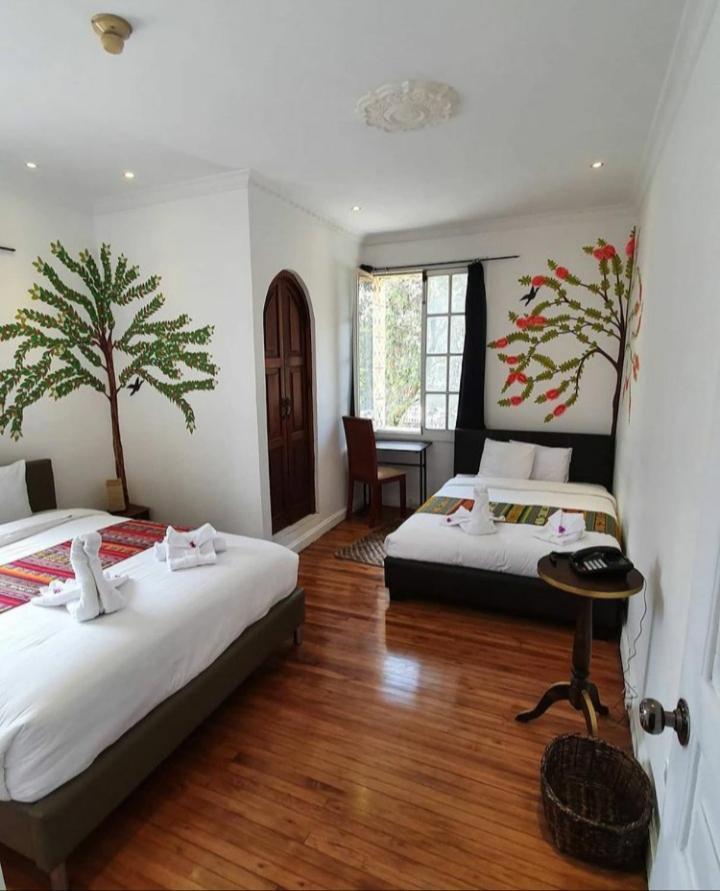 Hotel Boutique Spa Villa De Sant Quito Exterior photo