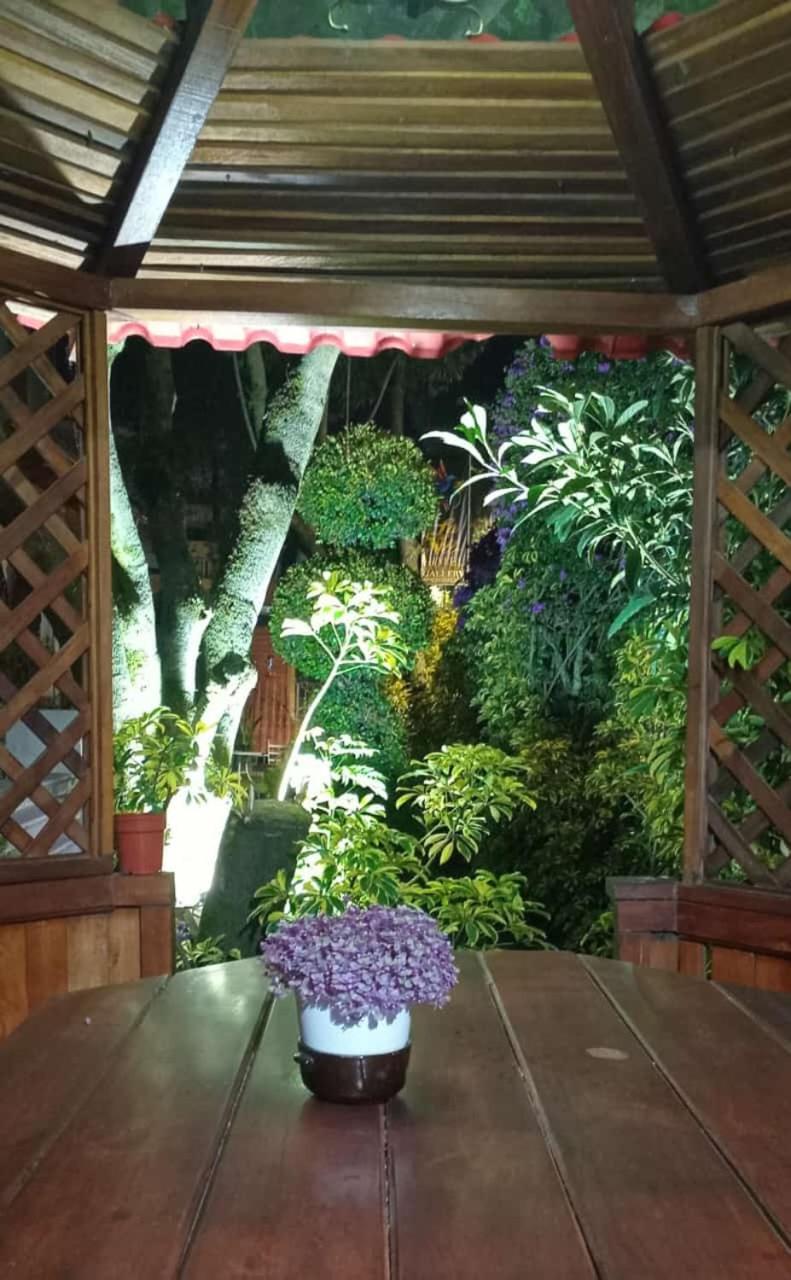 Hotel Boutique Spa Villa De Sant Quito Exterior photo