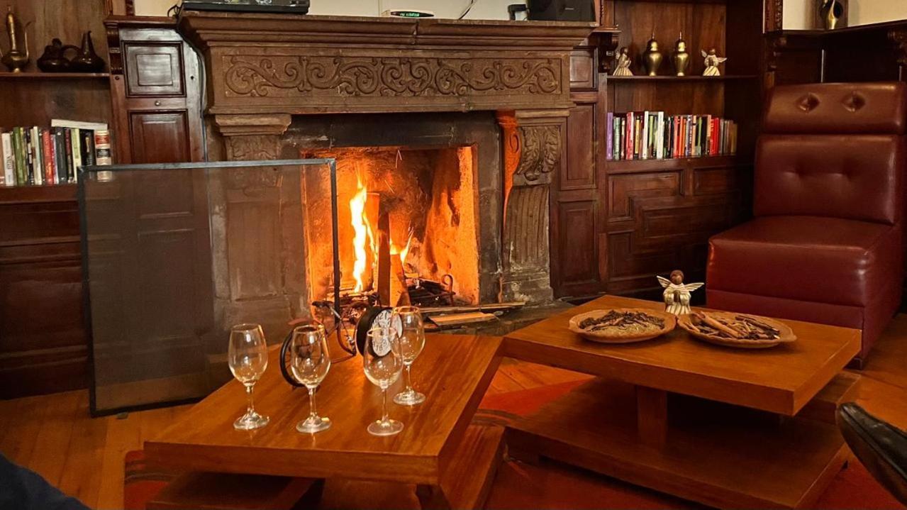 Hotel Boutique Spa Villa De Sant Quito Exterior photo