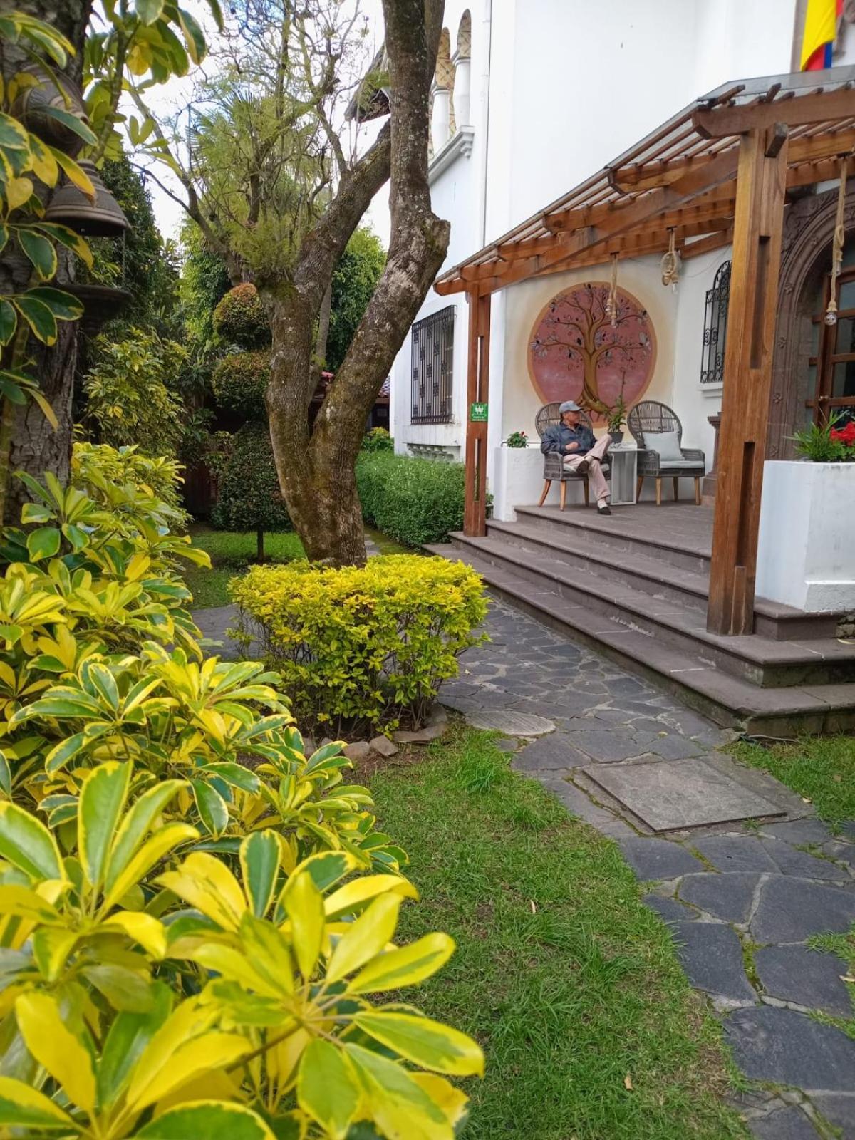 Hotel Boutique Spa Villa De Sant Quito Exterior photo
