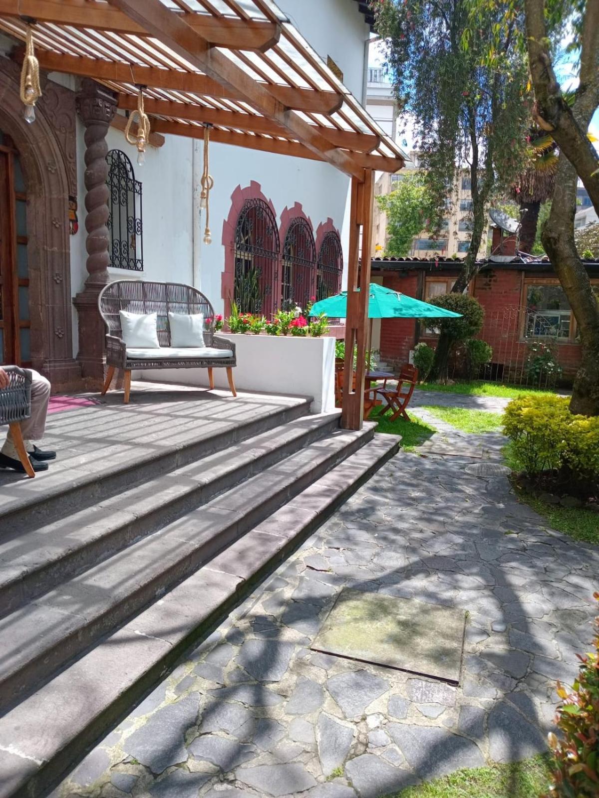Hotel Boutique Spa Villa De Sant Quito Exterior photo
